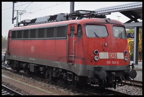 115 346 am 20.10.2011 im Bahnhof Erfurt