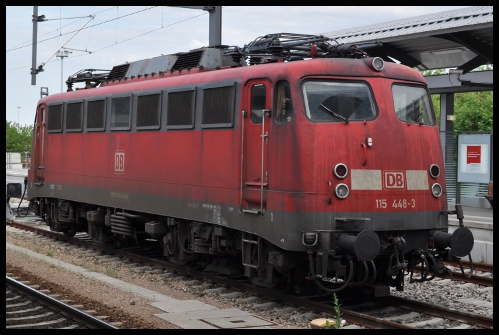 115 448 am 24.04.2011 im Bahnhof Erfurt