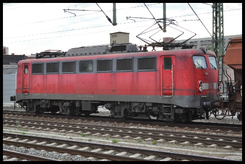 140 353 am 13.05.2011 im Bahnhof Erfurt